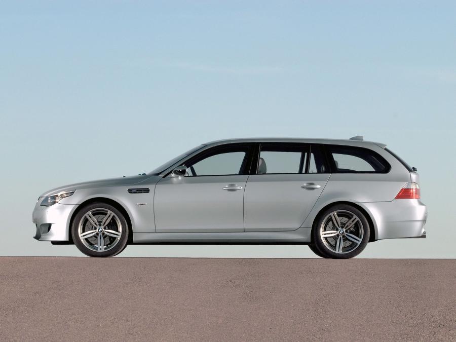  BMW M5 Touring 2007 года  (фото 10 из 56)